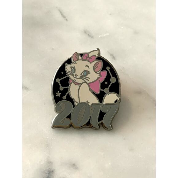 The Aristocats Marie Astronomy 2017 Disney Trading Pin - Picture 1 of 2